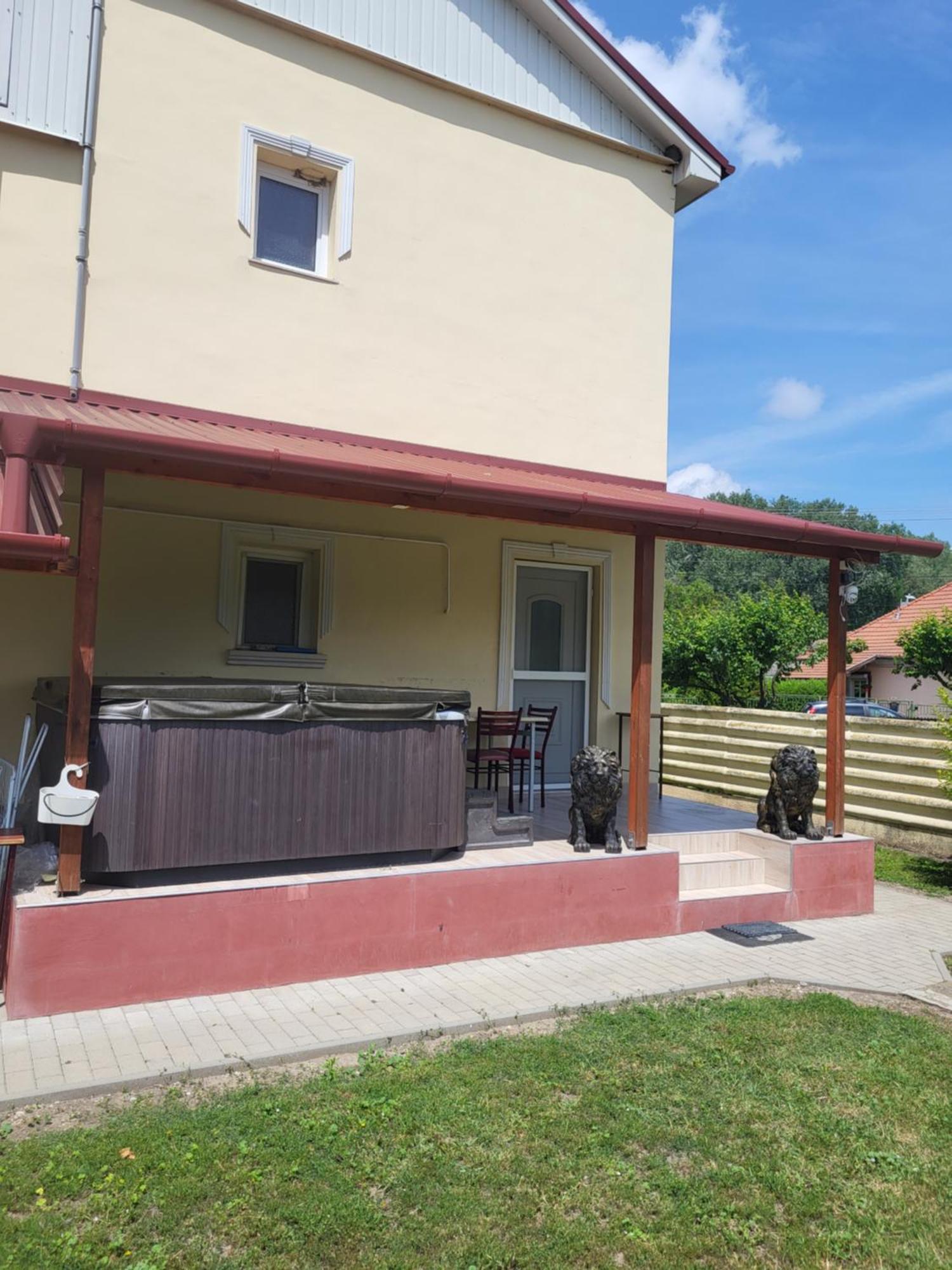Apartamento Napsugar Vendeghaz Tiszaújváros Habitación foto