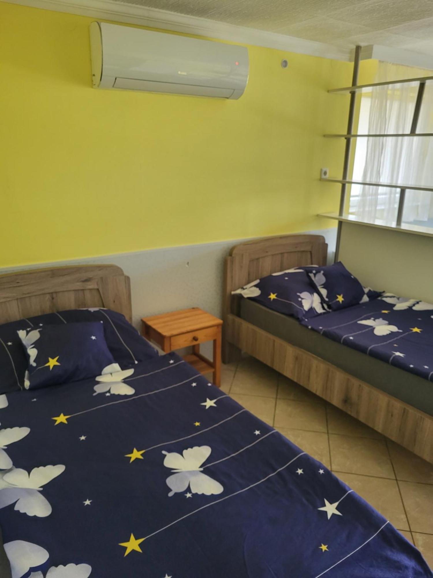 Apartamento Napsugar Vendeghaz Tiszaújváros Habitación foto